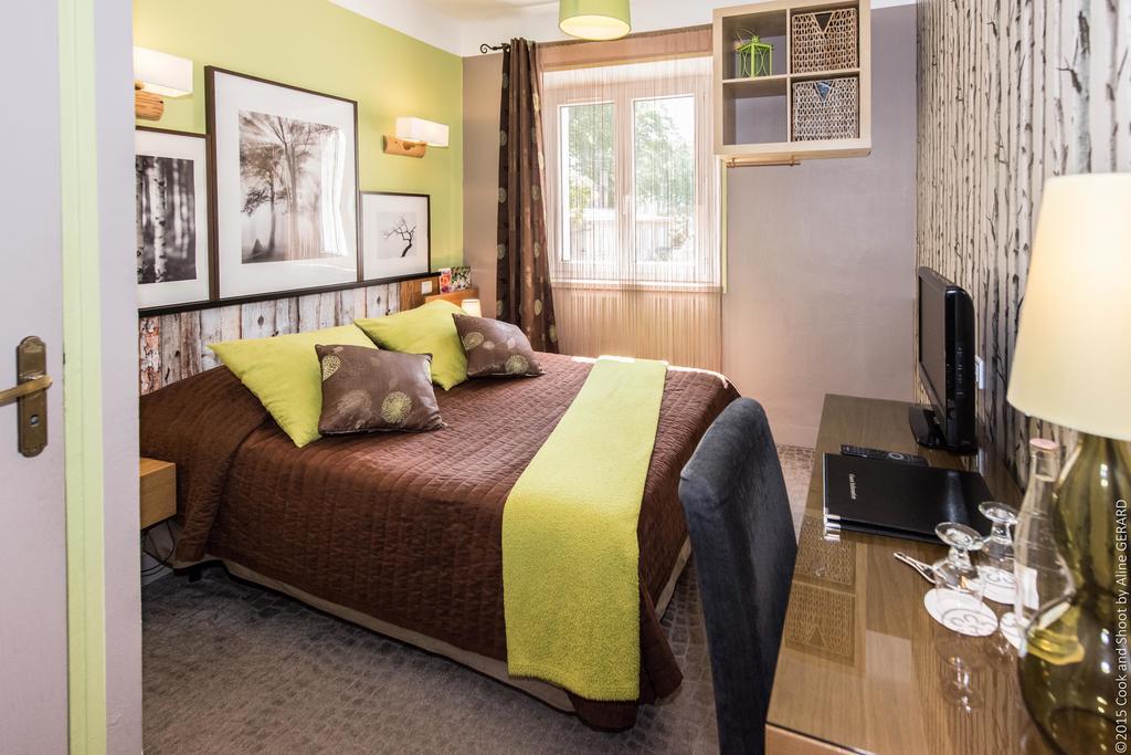 Logis Hotel La Magnanerie - Cote Bistro Aubignosc الغرفة الصورة