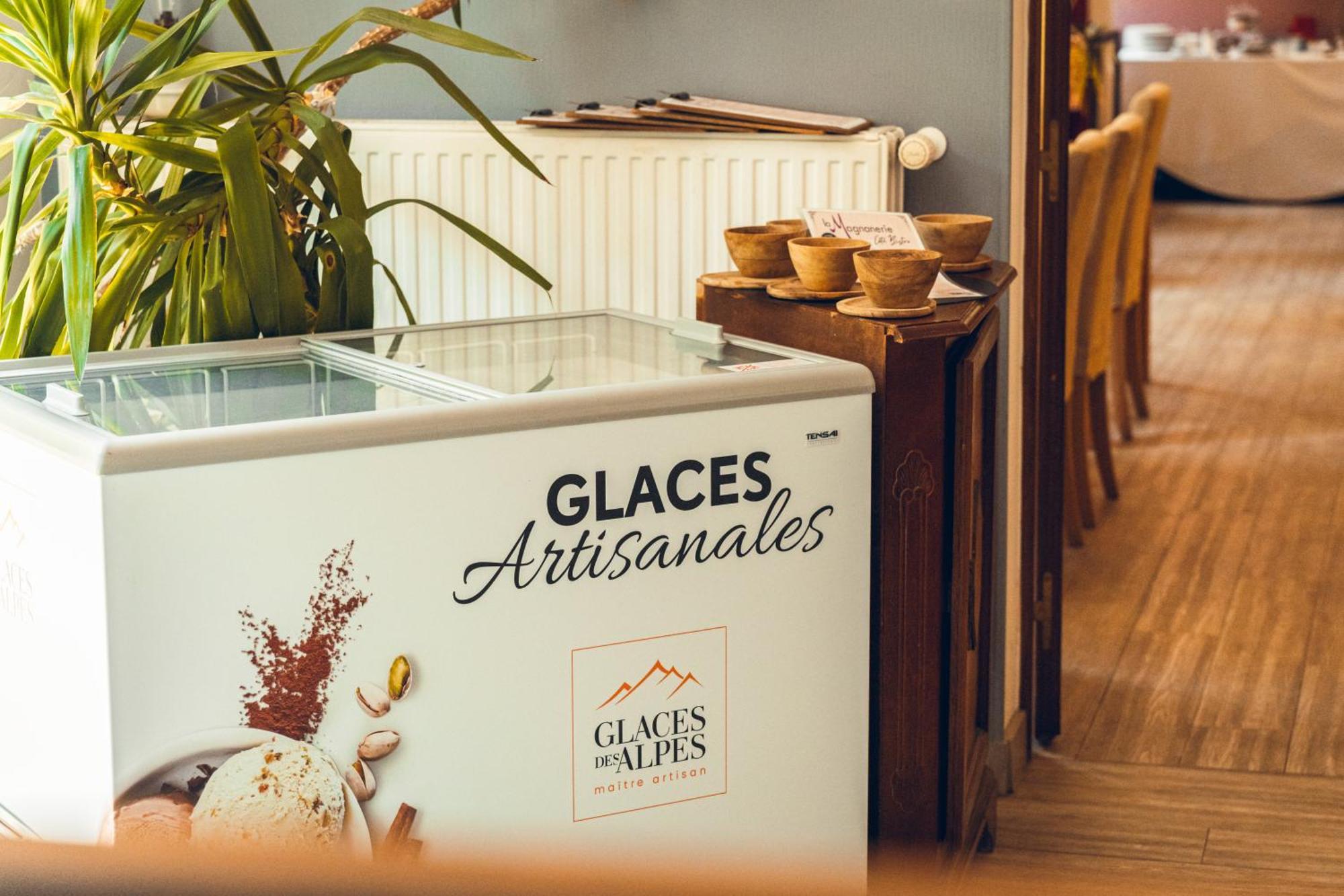 Logis Hotel La Magnanerie - Cote Bistro Aubignosc المظهر الخارجي الصورة
