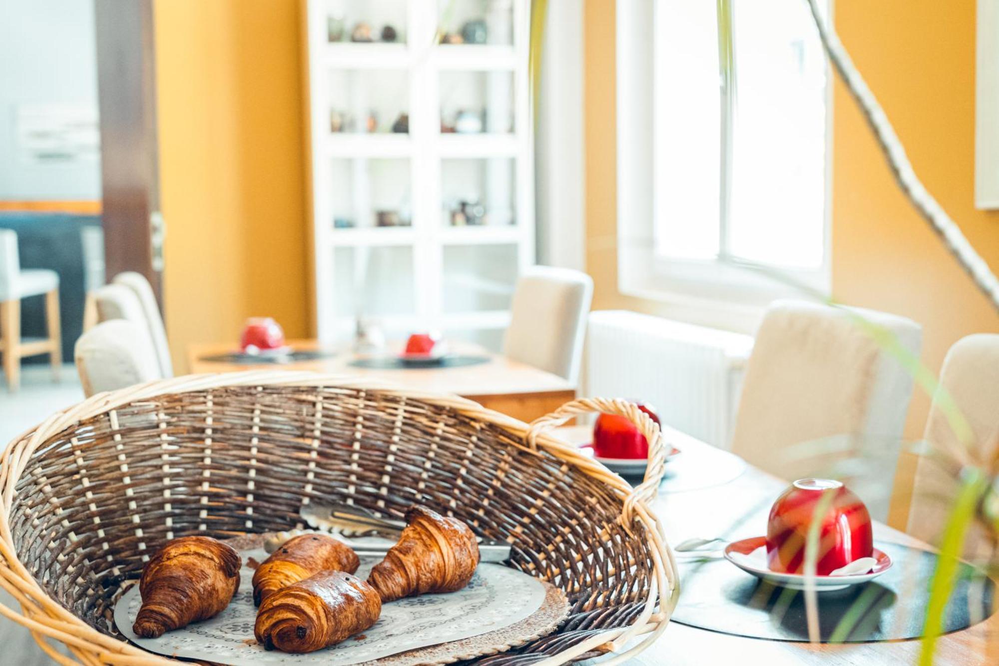 Logis Hotel La Magnanerie - Cote Bistro Aubignosc المظهر الخارجي الصورة