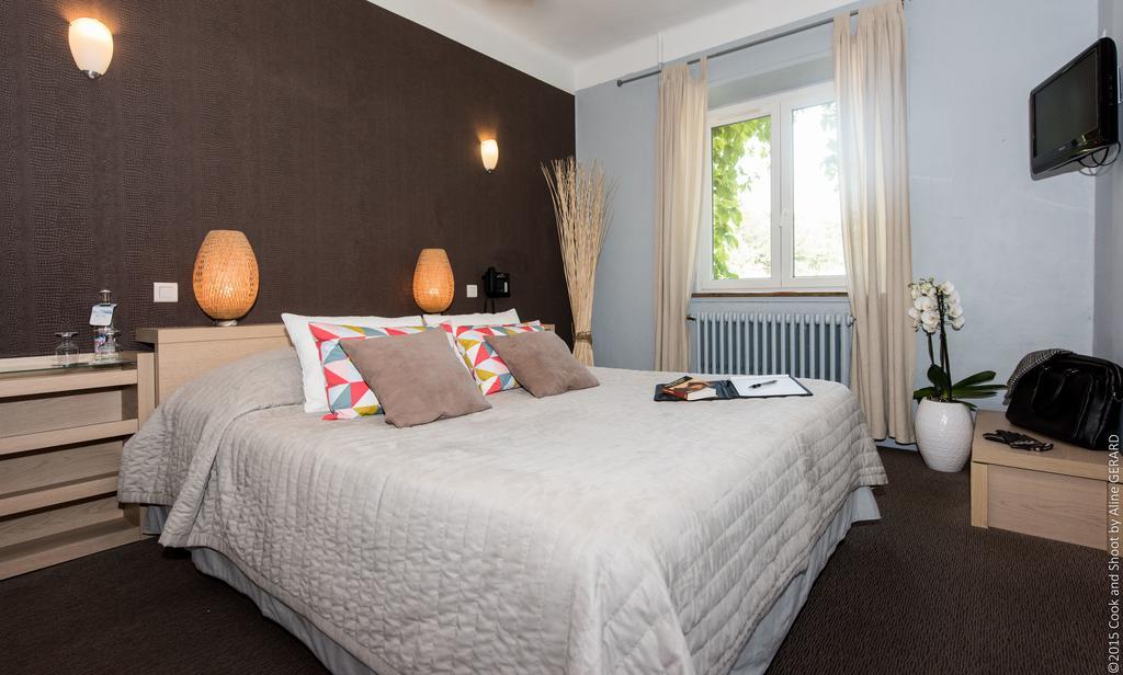 Logis Hotel La Magnanerie - Cote Bistro Aubignosc المظهر الخارجي الصورة
